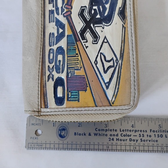 Women's Large Vintage Embossed Leather Chicago White Sox Wallet MLB Baseball Y2K - Picture 14 of 14